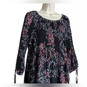 NWT BEAUTIFUL TRANSITIONAL BLOUSE FLORAL ON BLACK BACKGROUND 3/4 SLEEVES